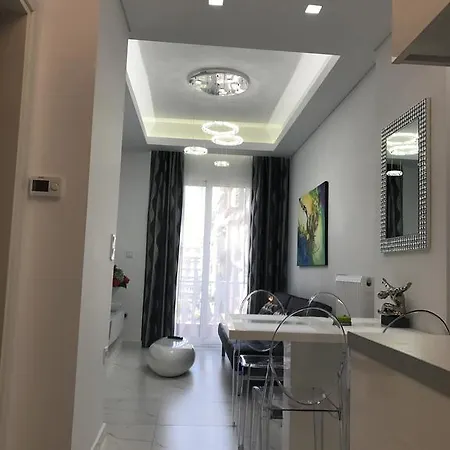 Laura Egnatia Apartment *