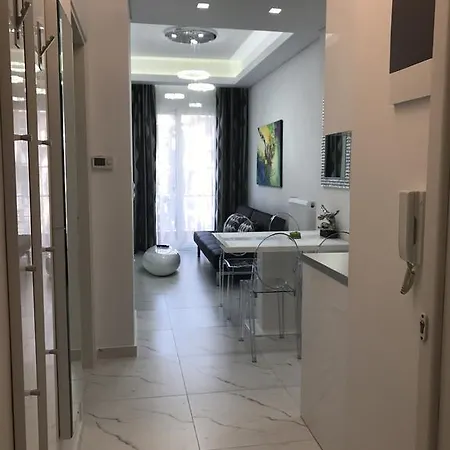 Laura Egnatia Apartment