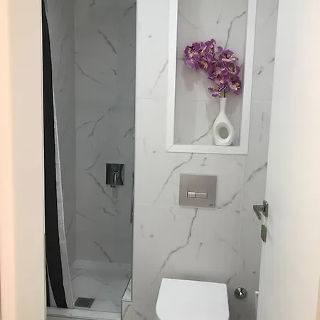 Laura Egnatia Apartment *